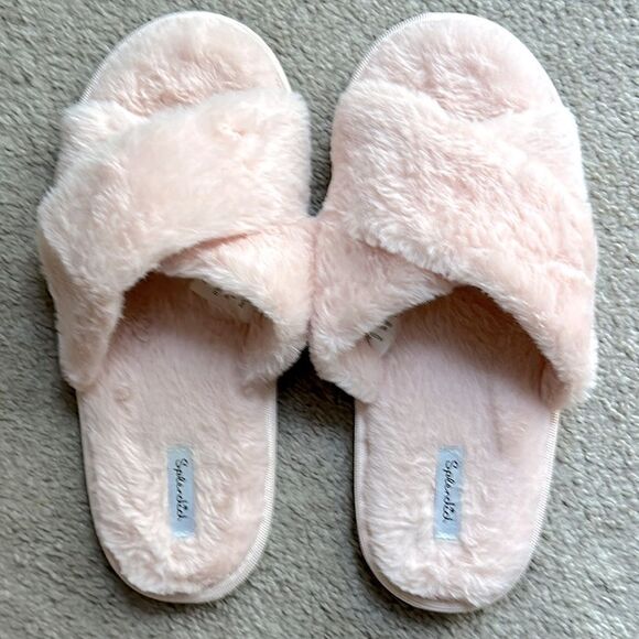 Splendid Faux Fur Slippers! - Picture 3 of 7